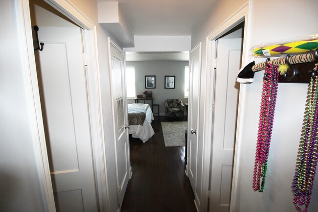 1205 Saint Charles Ave, Unit 612 in New Orleans, LA - Foto de edificio - Building Photo