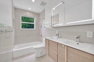 4630 SW 12th St in Miami, FL - Building Photo - Building Photo