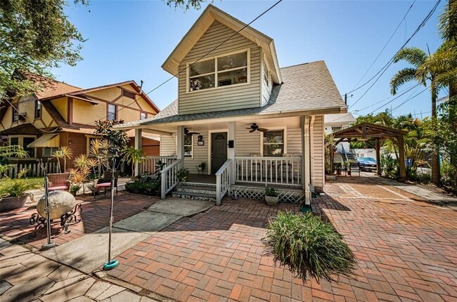 property at 833 1st St NE