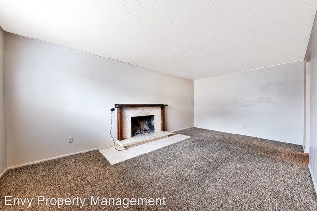 5194 1950 W St in Roy, UT - Building Photo - Building Photo