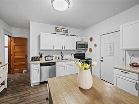 1725 Army Post Rd, Unit A in Des Moines, IA - Building Photo