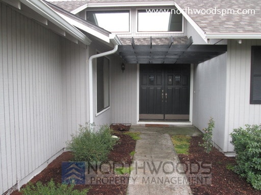 2672 Tahitian Ave in Medford, OR - Building Photo - Building Photo