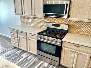 6248 Small Point Dr in Las Vegas, NV - Building Photo - Building Photo