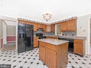 5914 Lawrence Ct, Unit 1 in Adamstown, MD - Building Photo - Building Photo