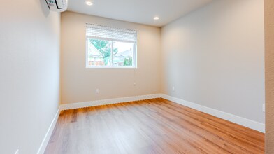 2106 Oakes Ave in Everett, WA - Building Photo - Building Photo