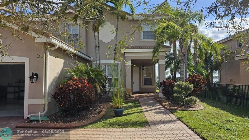 17992 SW 41st St in Miramar, FL - Building Photo