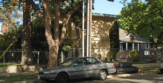 925 Summit Ave Apartments