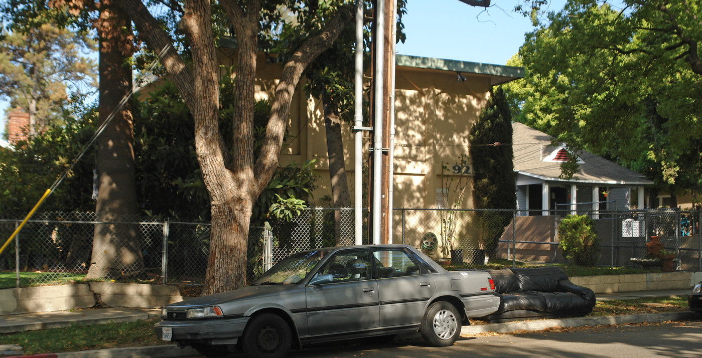 925 Summit Ave in Pasadena, CA - Foto de edificio