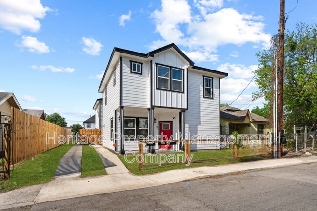 323 Gabriel in San Antonio, TX - Building Photo - Building Photo