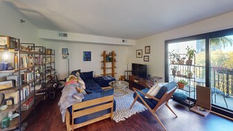 92 Wenham St, Unit 3A Apartamentos