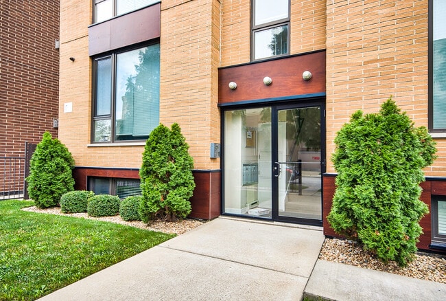 3514 N Sacramento Ave in Chicago, IL - Foto de edificio - Building Photo