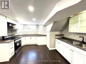 140 Monique Crescent in Barrie, ON - Building Photo - Building Photo