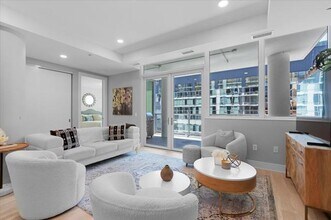 144 W Erie St in Chicago, IL - Building Photo - Building Photo