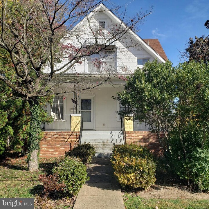 1619 S Monroe St in Arlington, VA - Building Photo