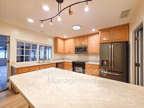 7381 Laura Ct in San Diego, CA - Building Photo - Building Photo