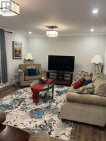 15482 Leslie St in Aurora, ON - Building Photo