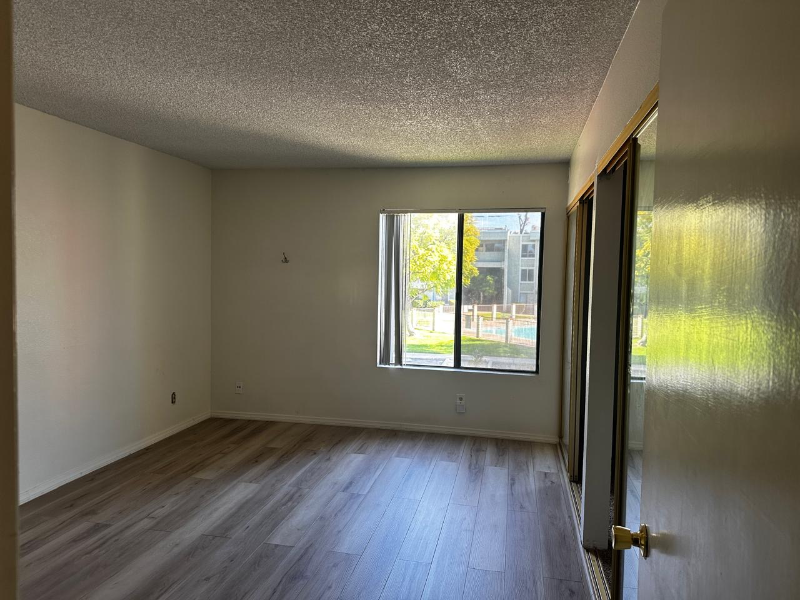 1020 E Washington Ave-Unit -1 in Escondido, CA - Building Photo