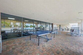 20301 W Country Club Dr, Unit 1122 in Aventura, FL - Building Photo - Building Photo