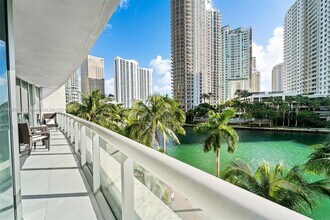 495 Brickell Ave, Unit 420 in Miami, FL - Building Photo - Building Photo