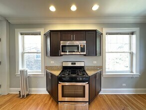 4414 N Rockwell St, Unit A09W in Chicago, IL - Foto de edificio - Building Photo