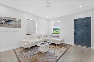 16234 NE 9th Pl in North Miami Beach, FL - Building Photo - Building Photo