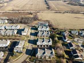 1703 Neubauer Circle in Lindenhurst, IL - Building Photo - Building Photo