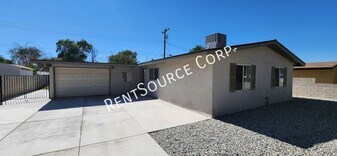 44615 4th St E in Lancaster, CA - Building Photo