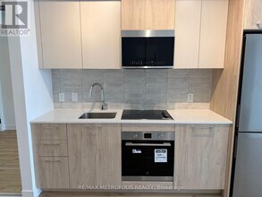 30 Dreamers Wy in Toronto, ON - Building Photo - Building Photo