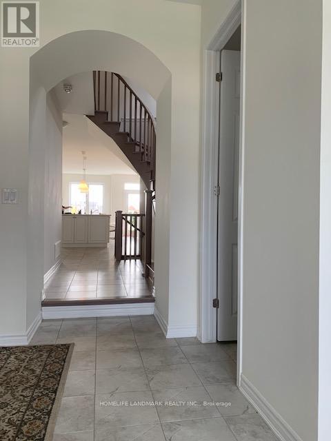 36 Celano Dr in Hamilton, ON - Building Photo - Building Photo