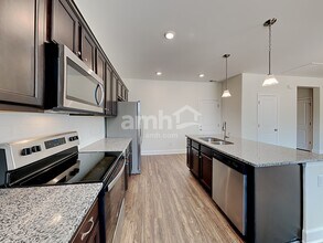 5827 Zurich Rd in Smyrna, TN - Foto de edificio - Building Photo