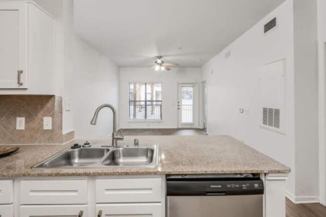 2104 Canal St in Houston, TX - Building Photo - Building Photo