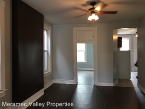2710 Armand Pl in St. Louis, MO - Foto de edificio - Building Photo