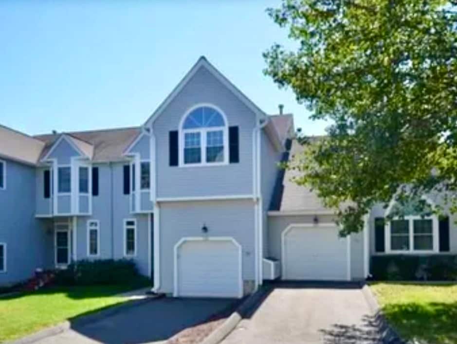 120 Morningside Ct in Shelton, CT - Building Photo