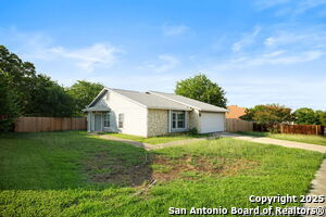 7547 Oriental Trail in San Antonio, TX - Building Photo - Building Photo