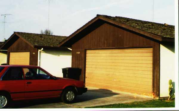 550-552 S Jack Tone Rd in Ripon, CA - Building Photo