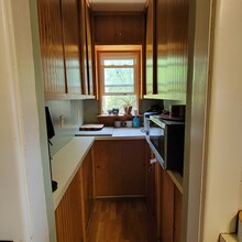 51 Crown St, Unit #2 in Westfield, MA - Building Photo - Building Photo