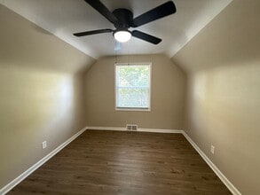 This beautifully updated 3-bedroom, 1-bath in Detroit, MI - Building Photo - Building Photo