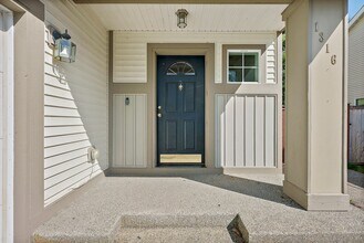 1316 Hudson St in Dupont, WA - Building Photo - Building Photo