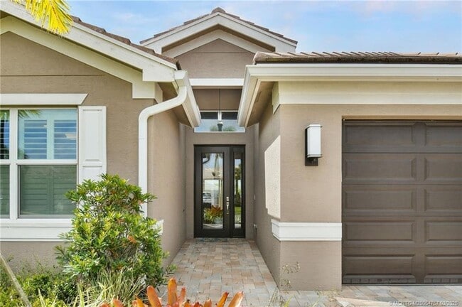11933 SW Coral Cove Pkwy in Port St. Lucie, FL - Foto de edificio - Building Photo