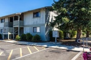 1051 E Central Ave in Sutherlin, OR - Building Photo - Building Photo