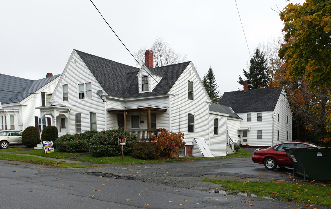 26 Beech St in Gardiner, ME - Foto de edificio