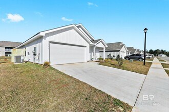 19349 Gray Horse Dr in Foley, AL - Building Photo - Building Photo