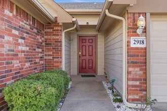 2918 St Rita Dr in Dallas, TX - Foto de edificio - Building Photo