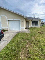 1417 SE 1st St in Cape Coral, FL - Building Photo