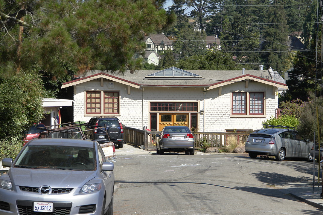 1028-1030 Galvin St in Oakland, CA - Building Photo