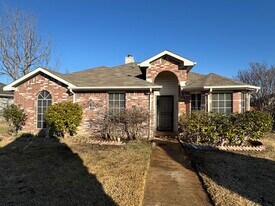 1814 McNeely St in Lancaster, TX - Building Photo