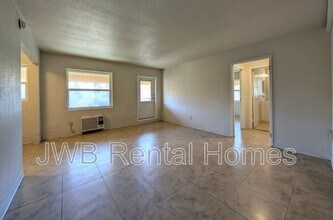 220 16th Ave N in Jacksonville Beach, FL - Building Photo - Building Photo