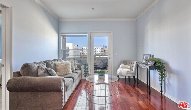 1025 Dewey Ave in Los Angeles, CA - Building Photo - Building Photo