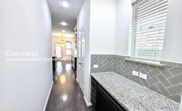 4811 Sunset Park Ln in Rosharon, TX - Foto de edificio - Building Photo