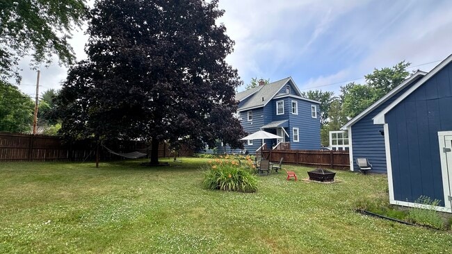 1817 Hillside Ave, Unit 2nd Floor in Schenectady, NY - Foto de edificio - Building Photo